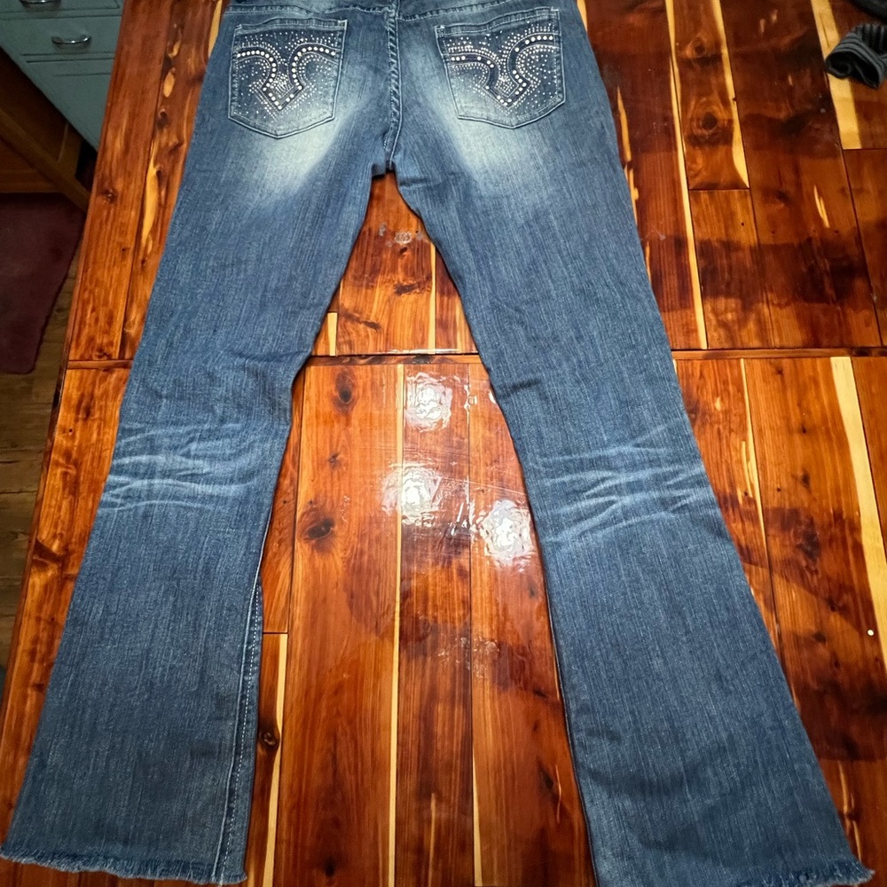 Machine Ripped Jeans. Size 7. - Picture 2 of 14
